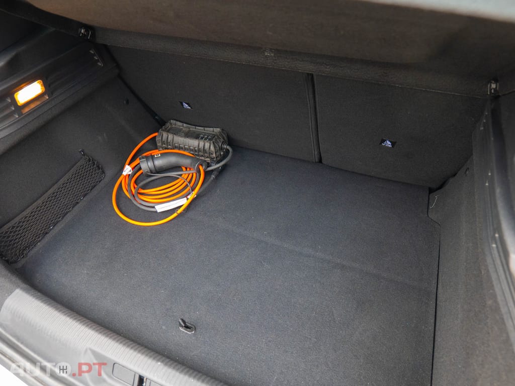 Peugeot 308 1.6 Hybrid Allure e-EAT8