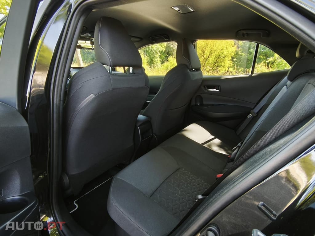 Toyota Corolla 1.8 Hybrid Comfort+P.Sport