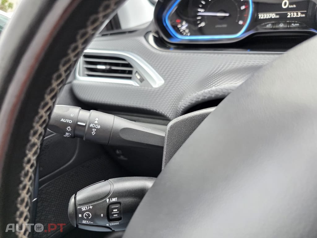 Peugeot 2008 1.6 BlueHDi Allure