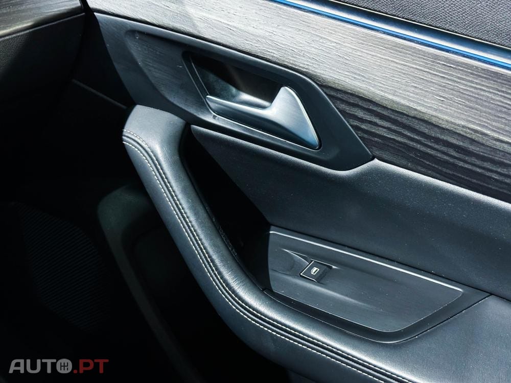 Peugeot 508 SW e-EAT8 225