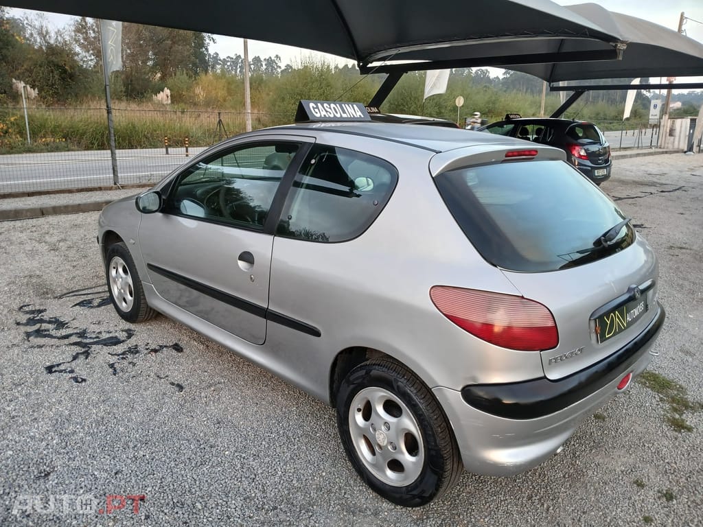 Peugeot 206 1.1