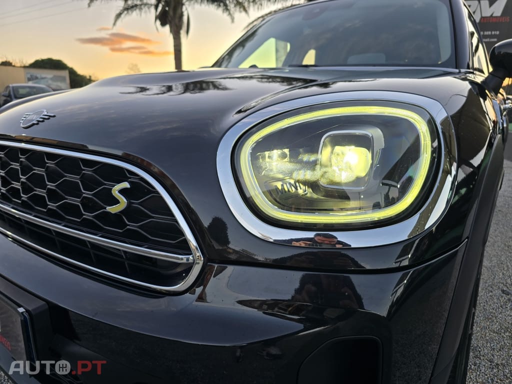 MINI Countryman Cooper SE Premium Essential Auto