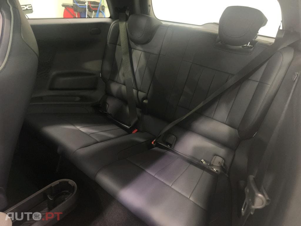 MINI Cooper Cooper SE Favoured M