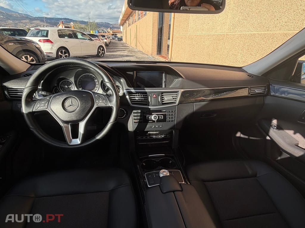Mercedes-Benz E 200 CDi Elegance BlueEf. Auto.