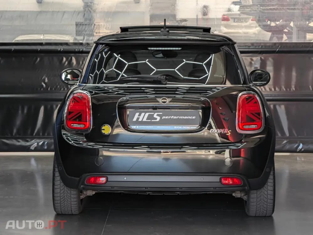 MINI Cooper Cooper SE Yours