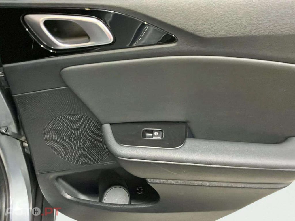 Kia Xceed 1.4 T-GDI Tech + SRF 7DCT