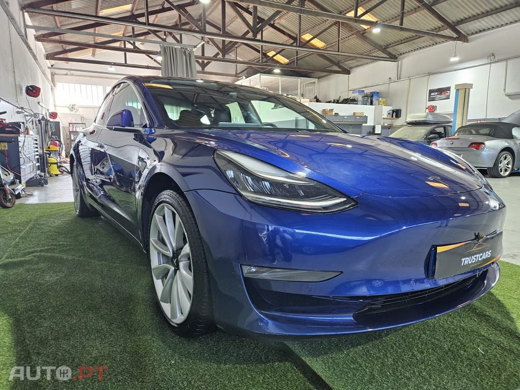 Tesla Model 3 Long-Range Dual Motor AWD