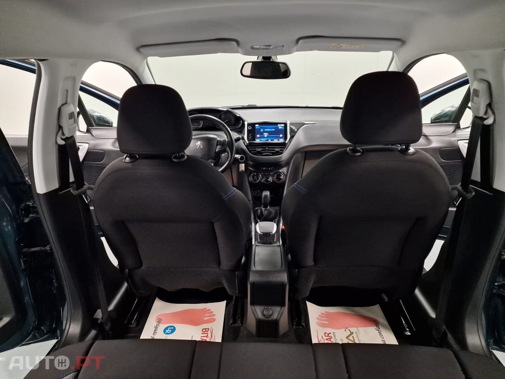 Peugeot 2008 1.2 PURETECH STYLE