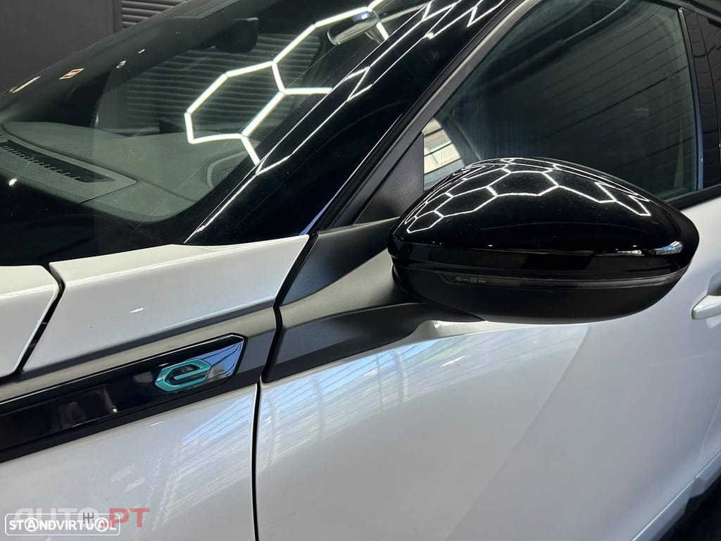 Peugeot E-2008 GT