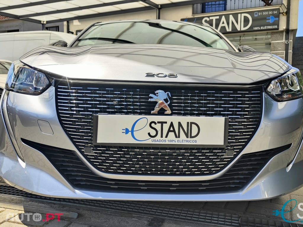 Peugeot E-208 Style