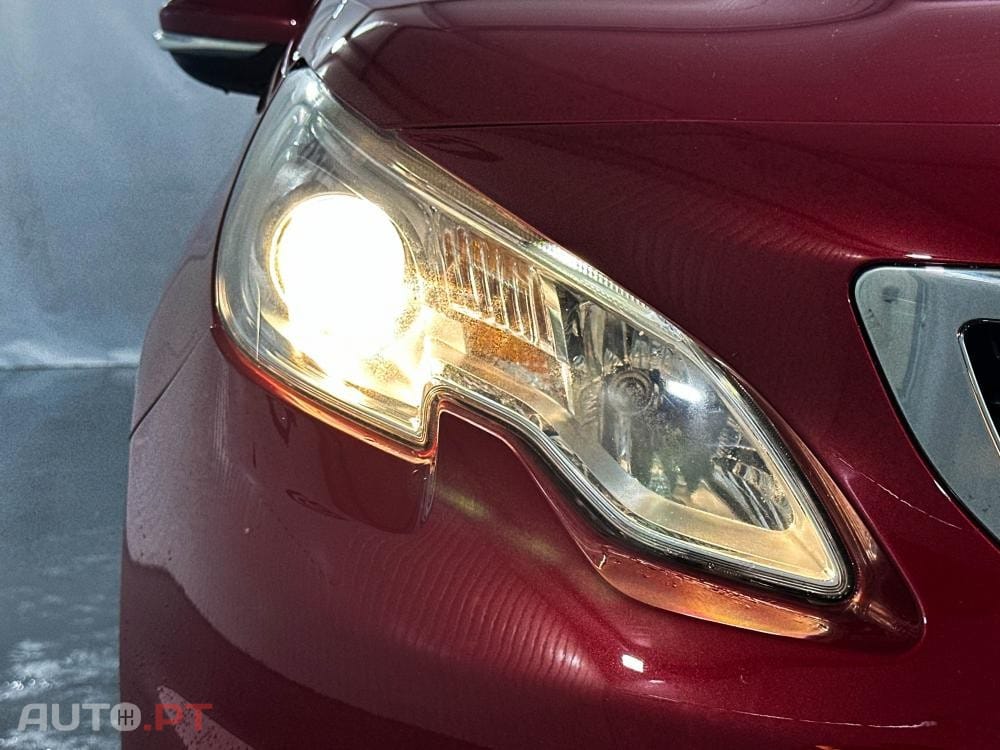 Peugeot 2008 1.2 PureTech Allure