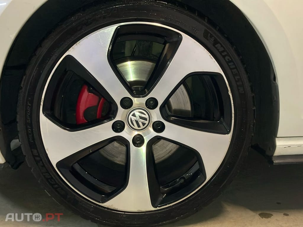 Volkswagen Golf 2.0 TSI GTI DSG Performance