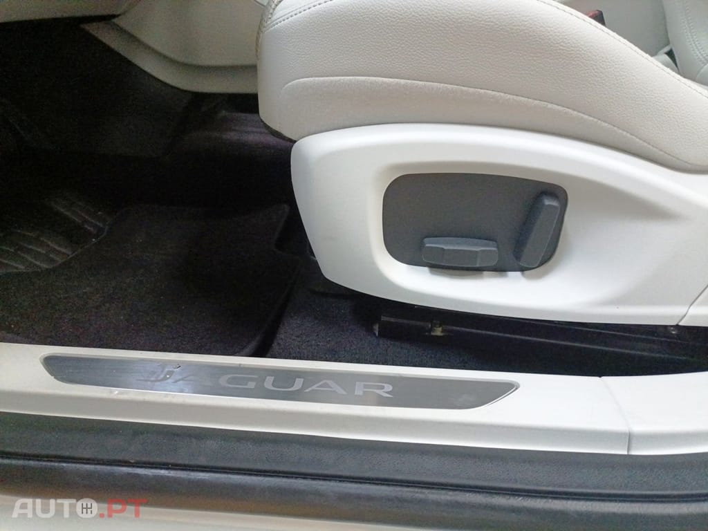 Jaguar I-Pace EV400 AWD SE