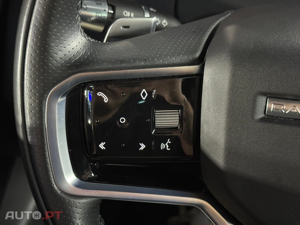 Land Rover Evoque 1.5 P300e AWD R-Dynamic S Auto