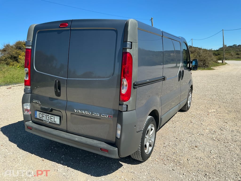 Opel Vivaro Furgones