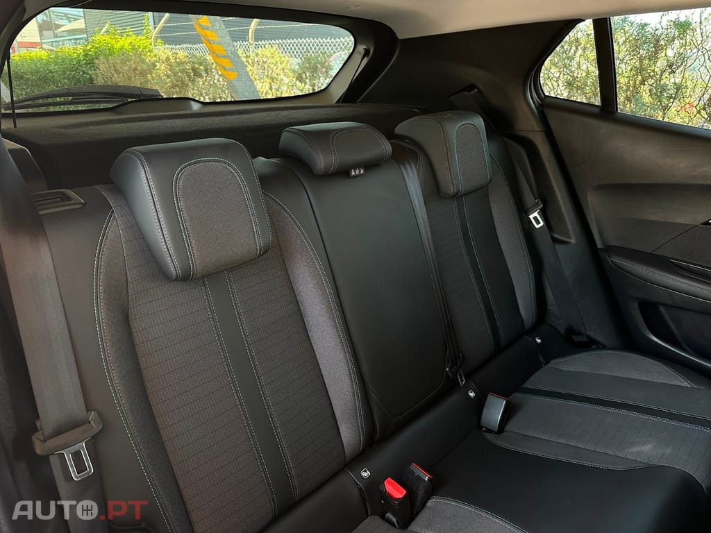 Peugeot 2008 1.2 PureTech Allure EAT8