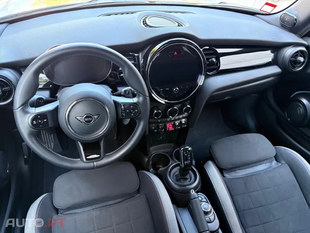 MINI Cooper John Cooper Works Auto Desportiva