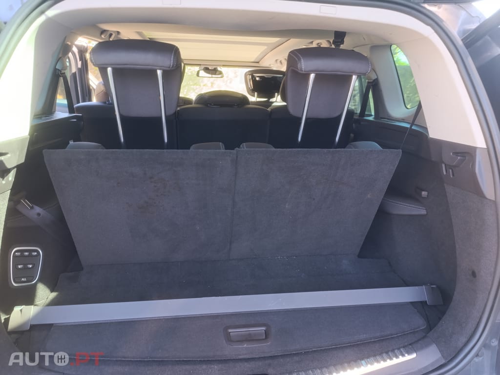 Renault Espace Initial Paris