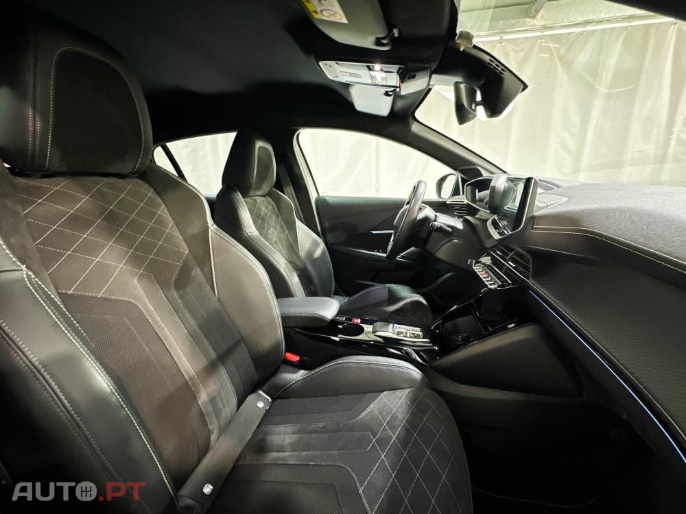 Peugeot E-208 50 kWh GT Pack