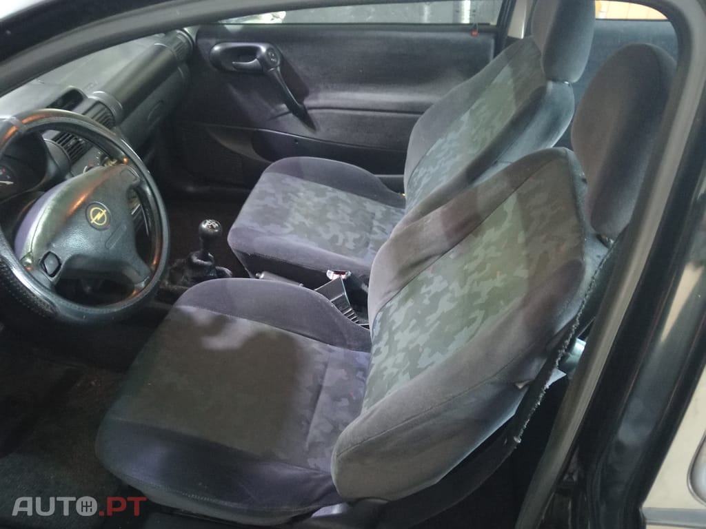 Opel Corsa 100