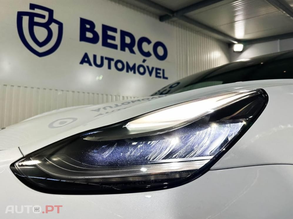 Tesla Model 3 Long-Range Dual Motor AWD