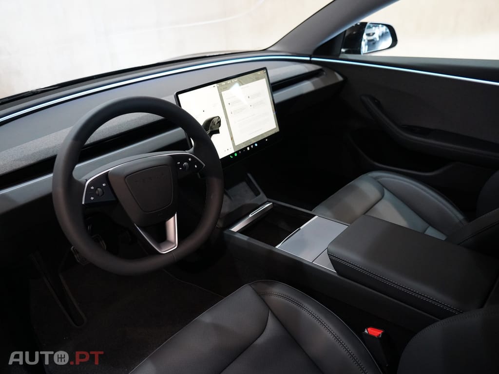 Tesla Model 3 Tração Traseira