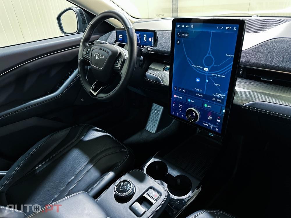 Ford Mustang Mach-E 75.7 kWh Base