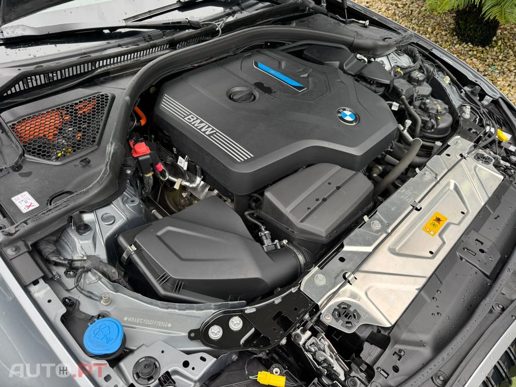 BMW 330 e Touring Corporate Edition Auto