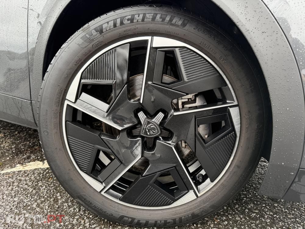 Peugeot 408 1.6 Hybrid Allure Pack e-EAT8