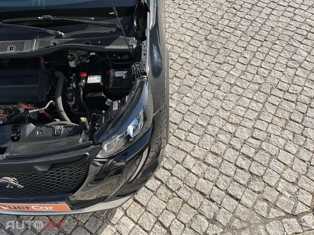 Peugeot E-2008 50 kWh Active