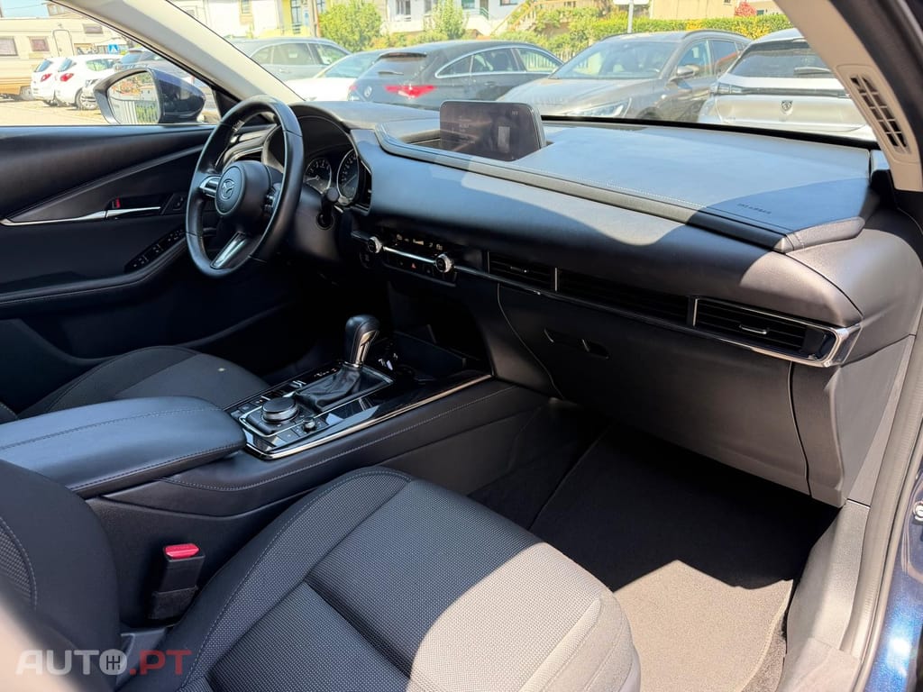 Mazda CX-30 2.0 e-Skyactiv-G Exclusive-line AT