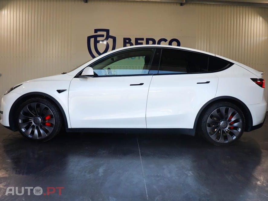 Tesla Model Y Performance Dual Motor AWD