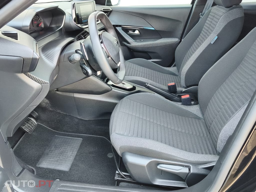 Peugeot 2008 PureTech 130 EAT8 Allure