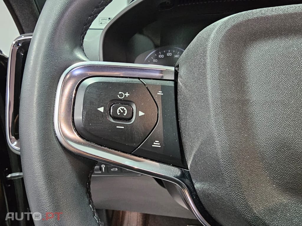 Volvo XC40 1.5 T5 PHEV Momentum Plus
