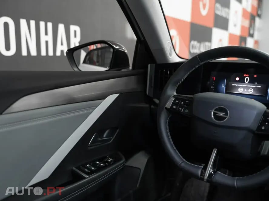 Opel Astra 1.2 T Elegance