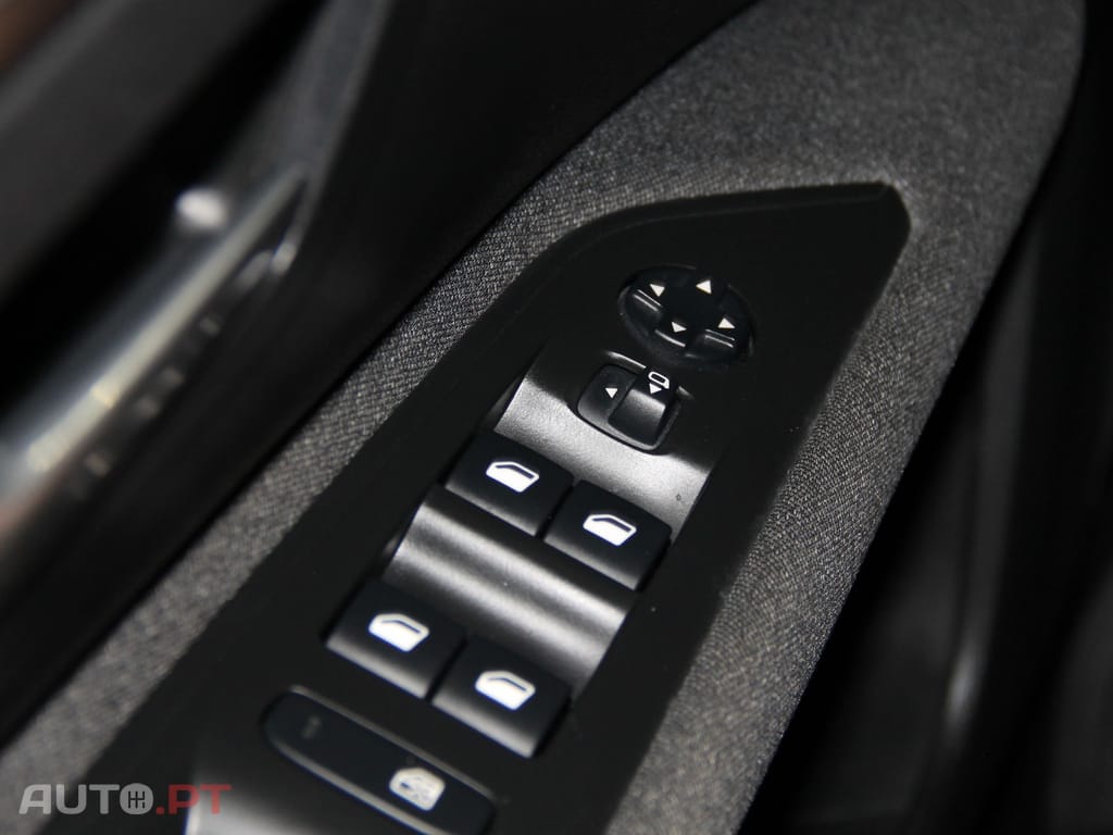 Peugeot 3008 1.5 BlueHDi Active