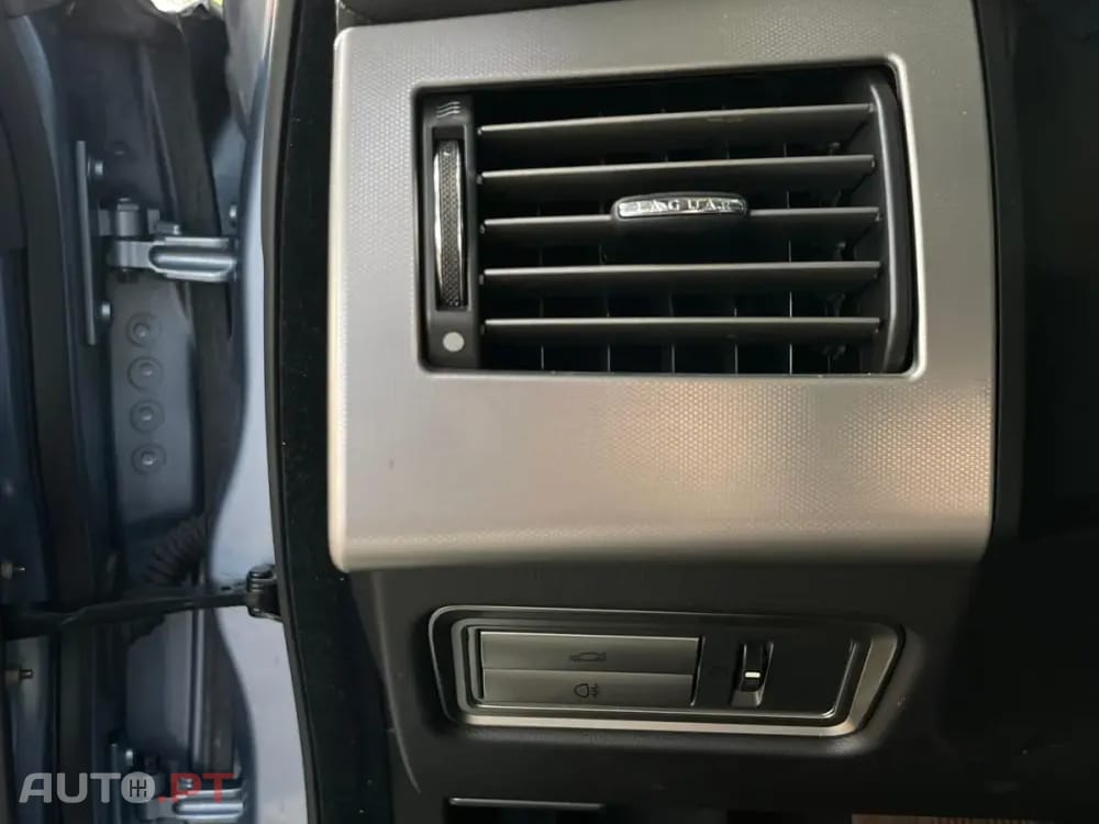 Jaguar XF 2.7 D V6 Premium Luxury