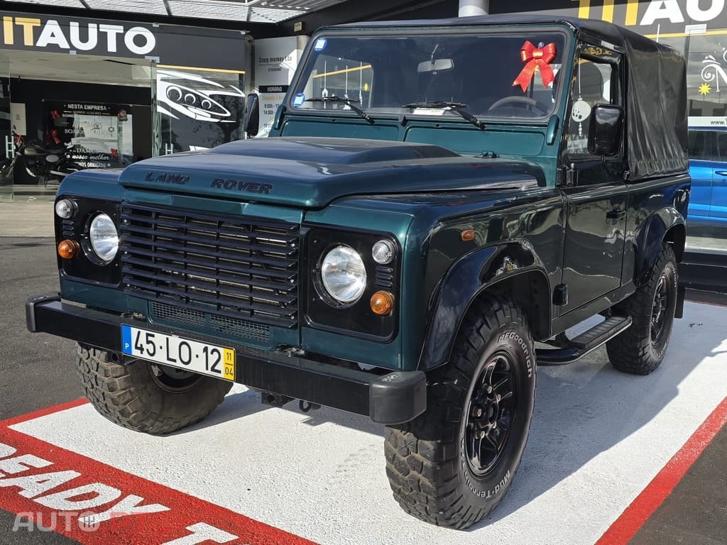 Land Rover Defender 90 SW 2.4 CRD S