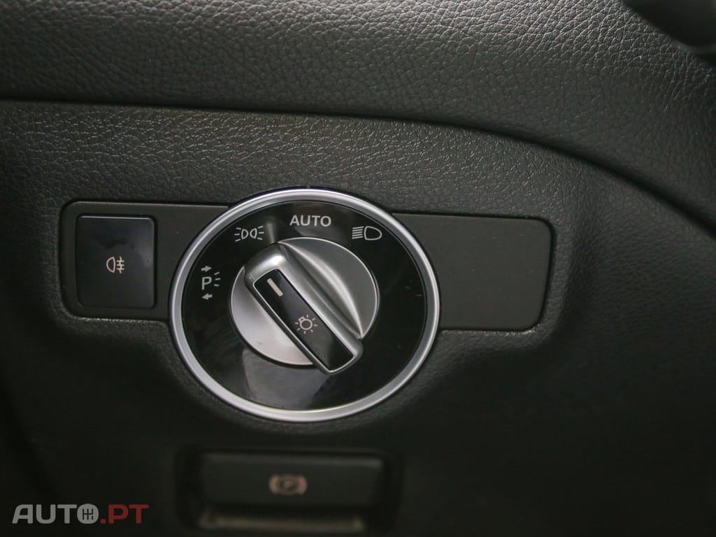 Mercedes-Benz CLA 180 AMG Line