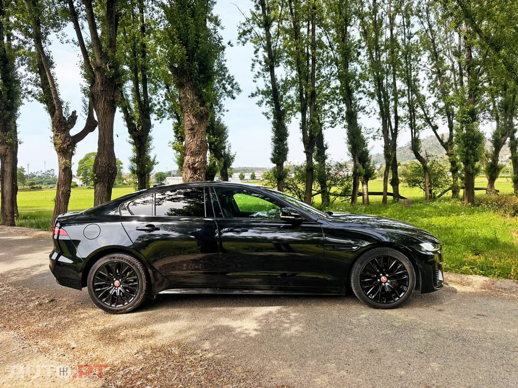 Jaguar XE 2.0 D R-Dynamic S