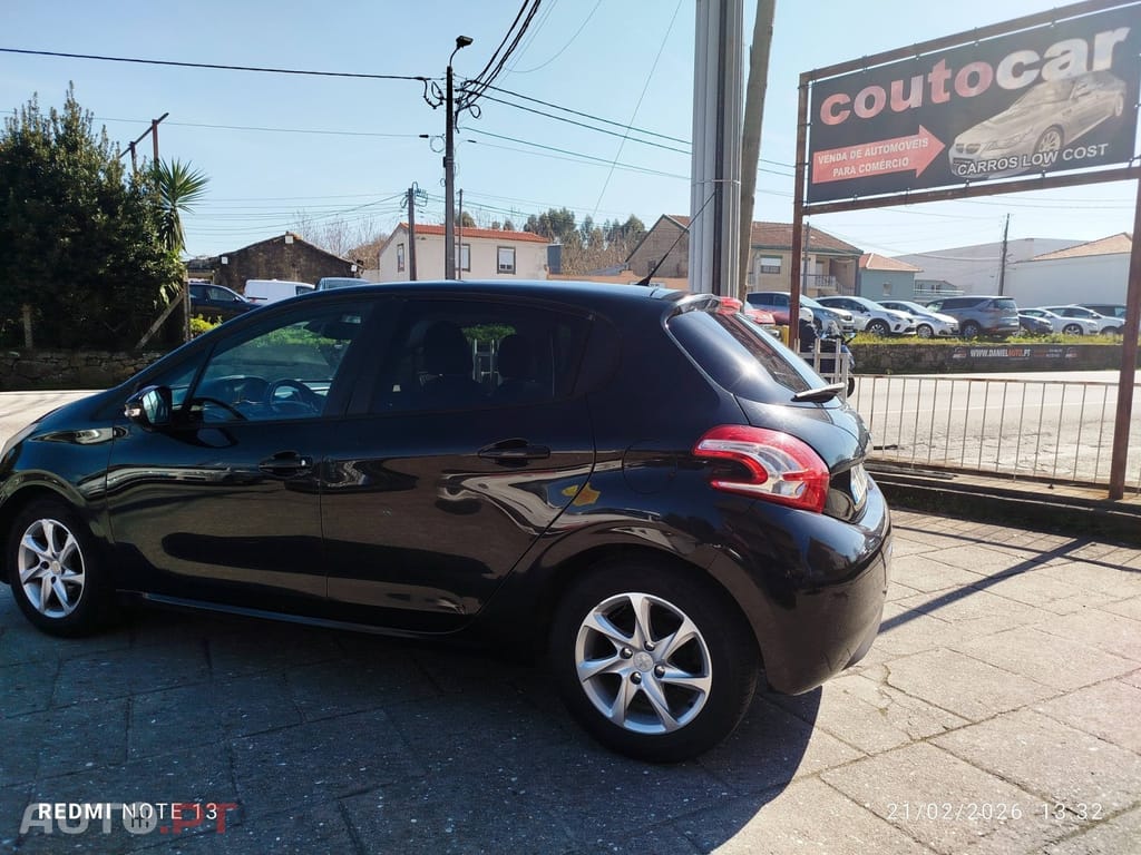 Peugeot 208 1.4 HDi Active — fotografia 4