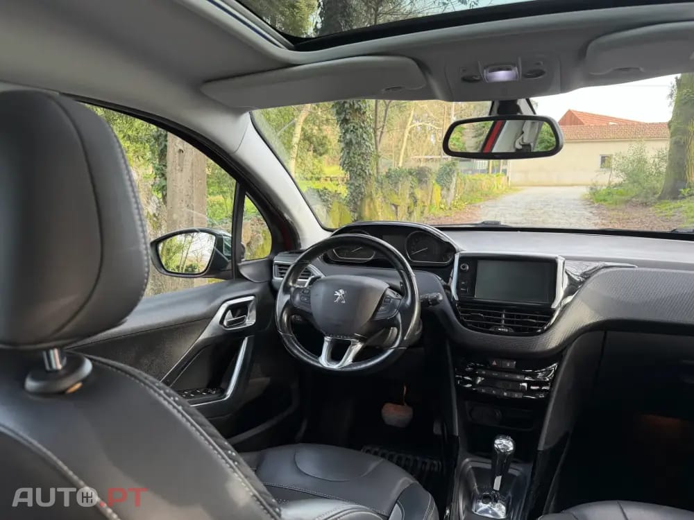 Peugeot 2008 1.2 PureTech Allure EAT6