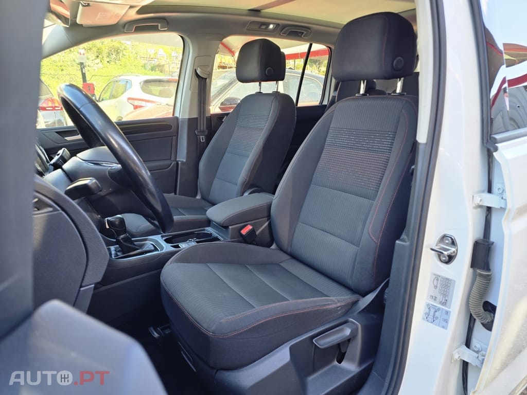 Volkswagen Touran 1.6 TDI R-Line DSG