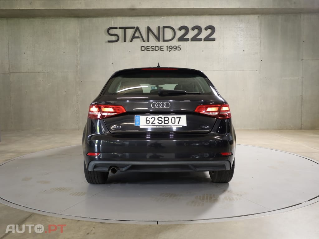 Audi A3 Sportback 1.6 TDi B. Line Attraction