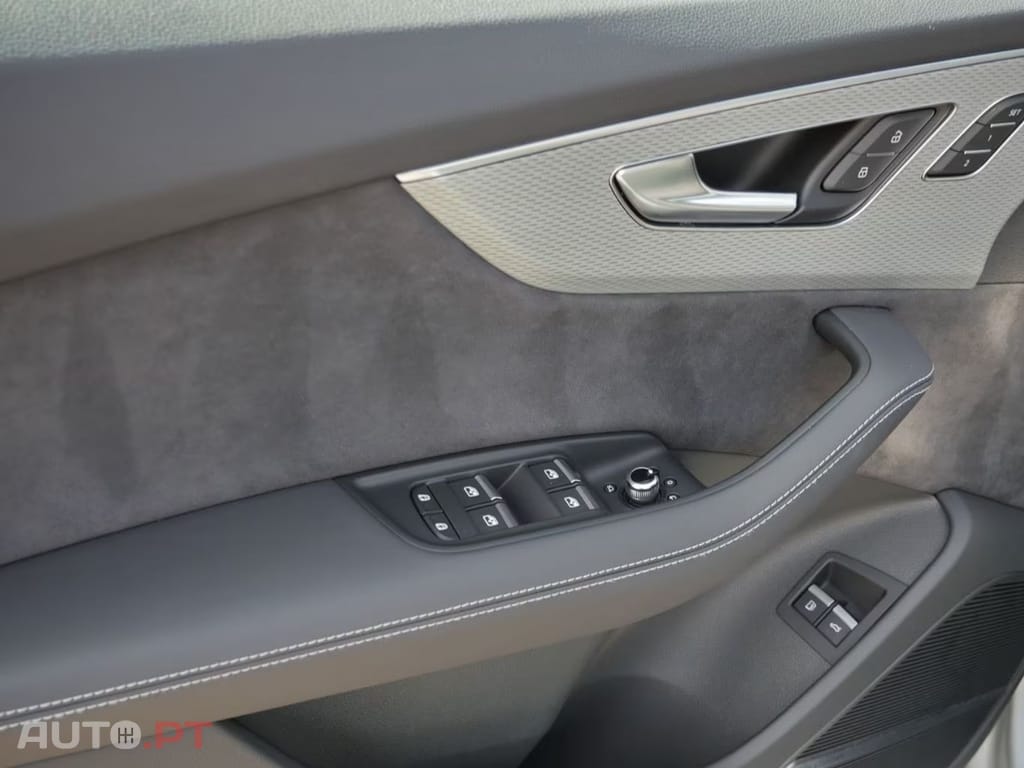 Audi Q7 55 TFSIe qu. S line