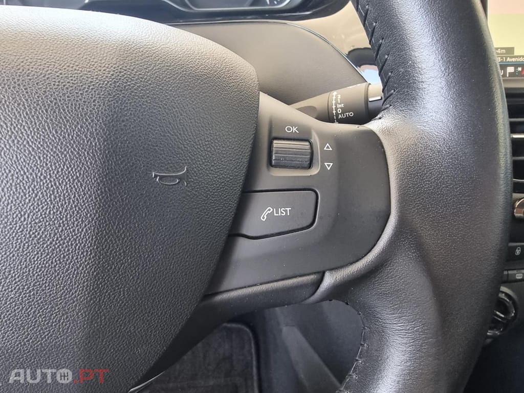 Peugeot 208 1.2 PureTech Signature