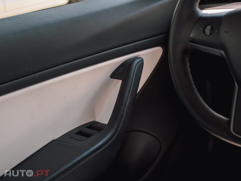 Tesla Model 3 Standard Range Plus RWD