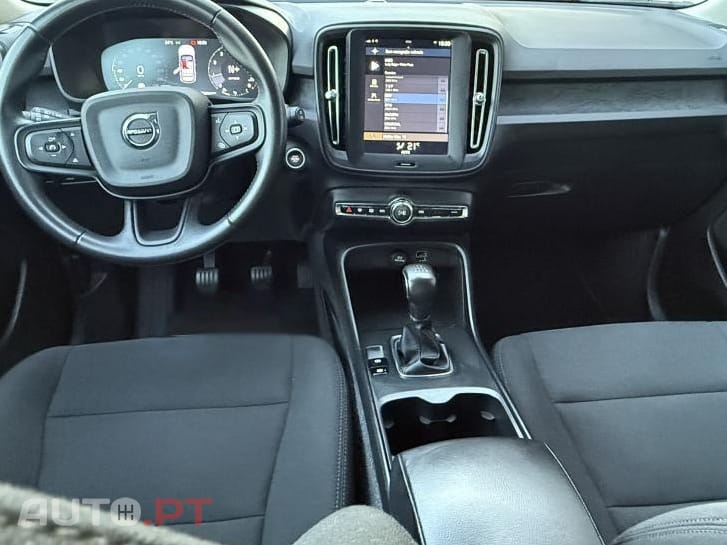 Volvo XC40 1.5 T2 Momentum