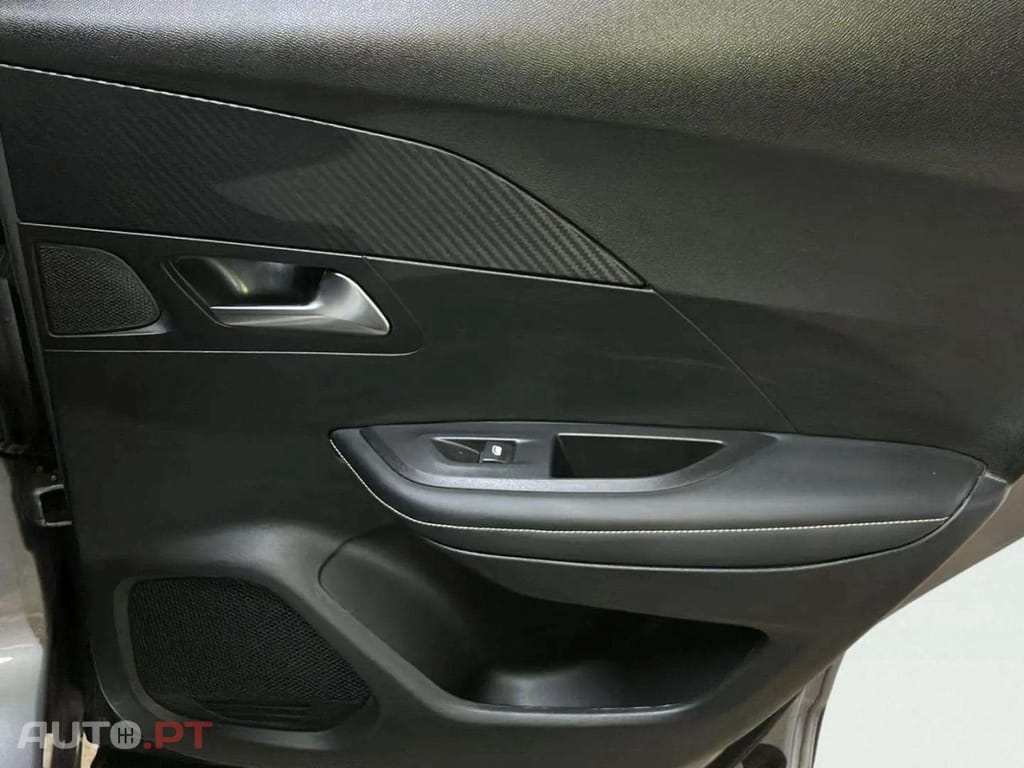 Peugeot 2008 1.2 PureTech Allure EAT8