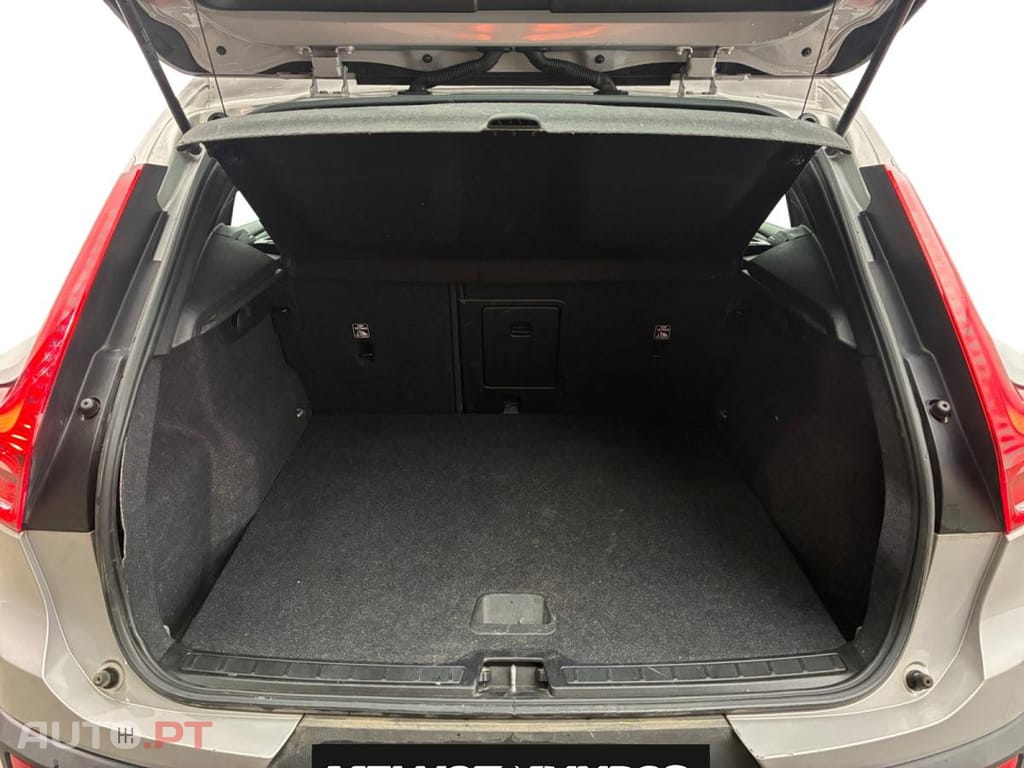 Volvo XC40 Recharge Start